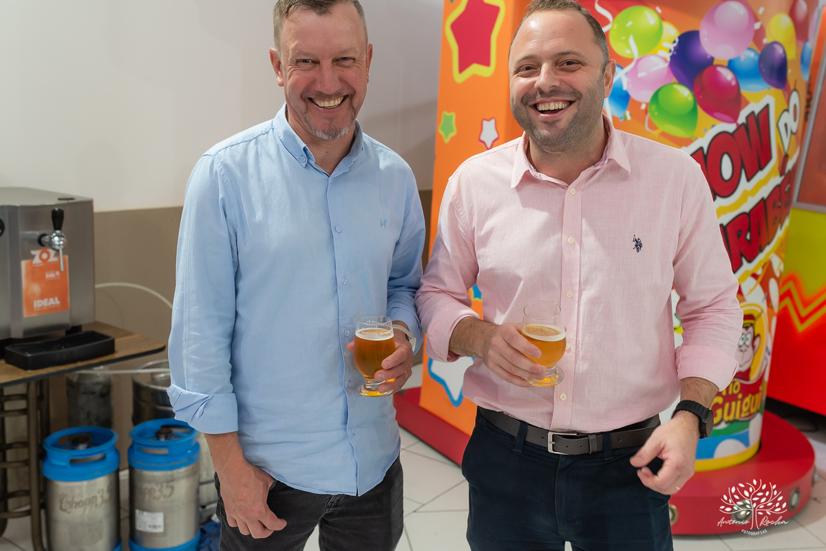 festa infantil - fotografia infantil - aniversário Frozen - irmãs gêmeas - festa temática - fotografia de festa - Pelotas - princesas Frozen – Tio Guigui - fotografia espontânea - fotografia de aniversário – Show do Parabéns - Antonio Rocha Fotografias