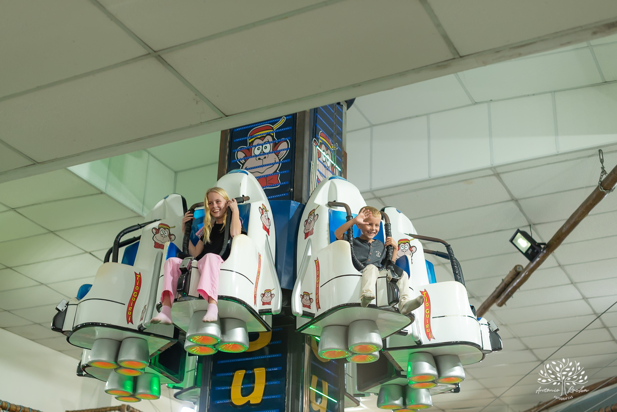 festa infantil - fotografia infantil - aniversário Frozen - irmãs gêmeas - festa temática - fotografia de festa - Pelotas - princesas Frozen – Tio Guigui - fotografia espontânea - fotografia de aniversário – Show do Parabéns - Antonio Rocha Fotografias