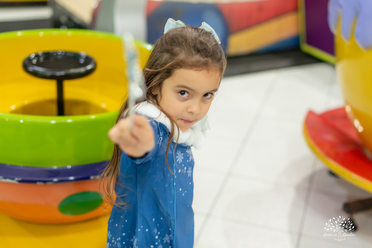 festa infantil - fotografia infantil - aniversário Frozen - irmãs gêmeas - festa temática - fotografia de festa - Pelotas - princesas Frozen – Tio Guigui - fotografia espontânea - fotografia de aniversário – Show do Parabéns - Antonio Rocha Fotografias