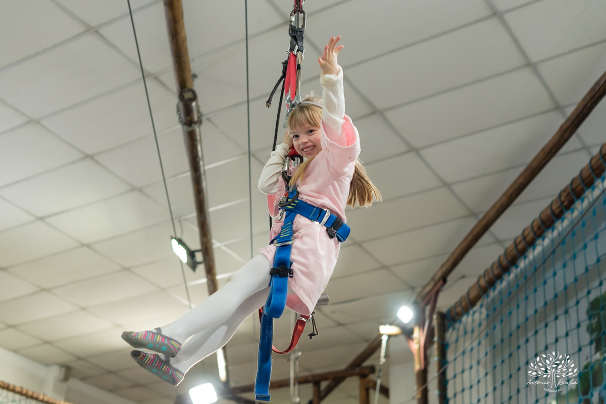 festa infantil - fotografia infantil - aniversário Frozen - irmãs gêmeas - festa temática - fotografia de festa - Pelotas - princesas Frozen – Tio Guigui - fotografia espontânea - fotografia de aniversário – Show do Parabéns - Antonio Rocha Fotografias