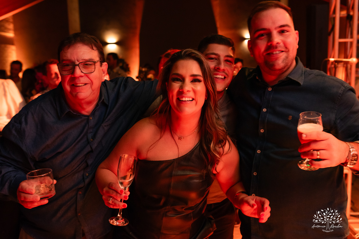 quarentou-40-anos - aniversário-40-anos - fotografia-de-eventos - fotógrafo-em-pelotas - antonio-rocha-fotografias - decoração-de-festa - cerimonial - buffet- música-ao-vivo - noite-inesquecível – os saraivas – tayefabio – lucianoortiz - dunas clube