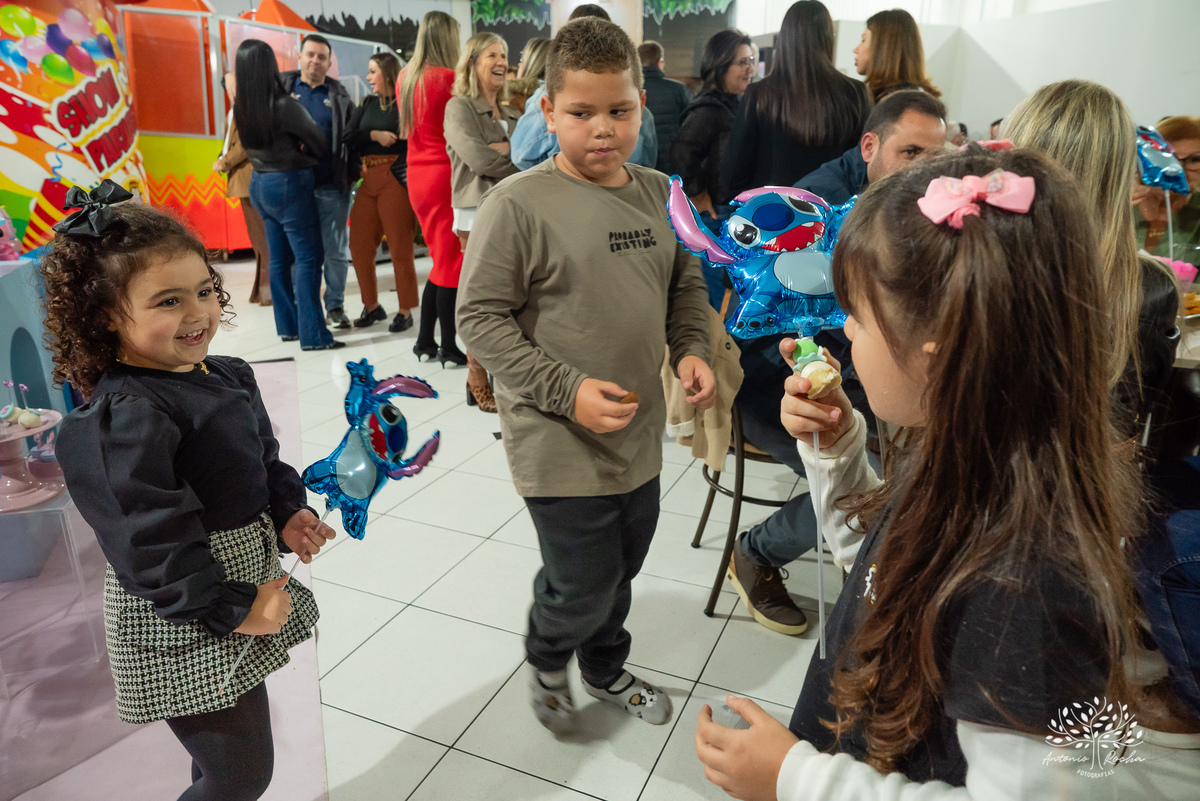 fotografo da familia – Pelotas - família-fabiola-e-andré – isadora-e-martina – Tio Guigui - stitch