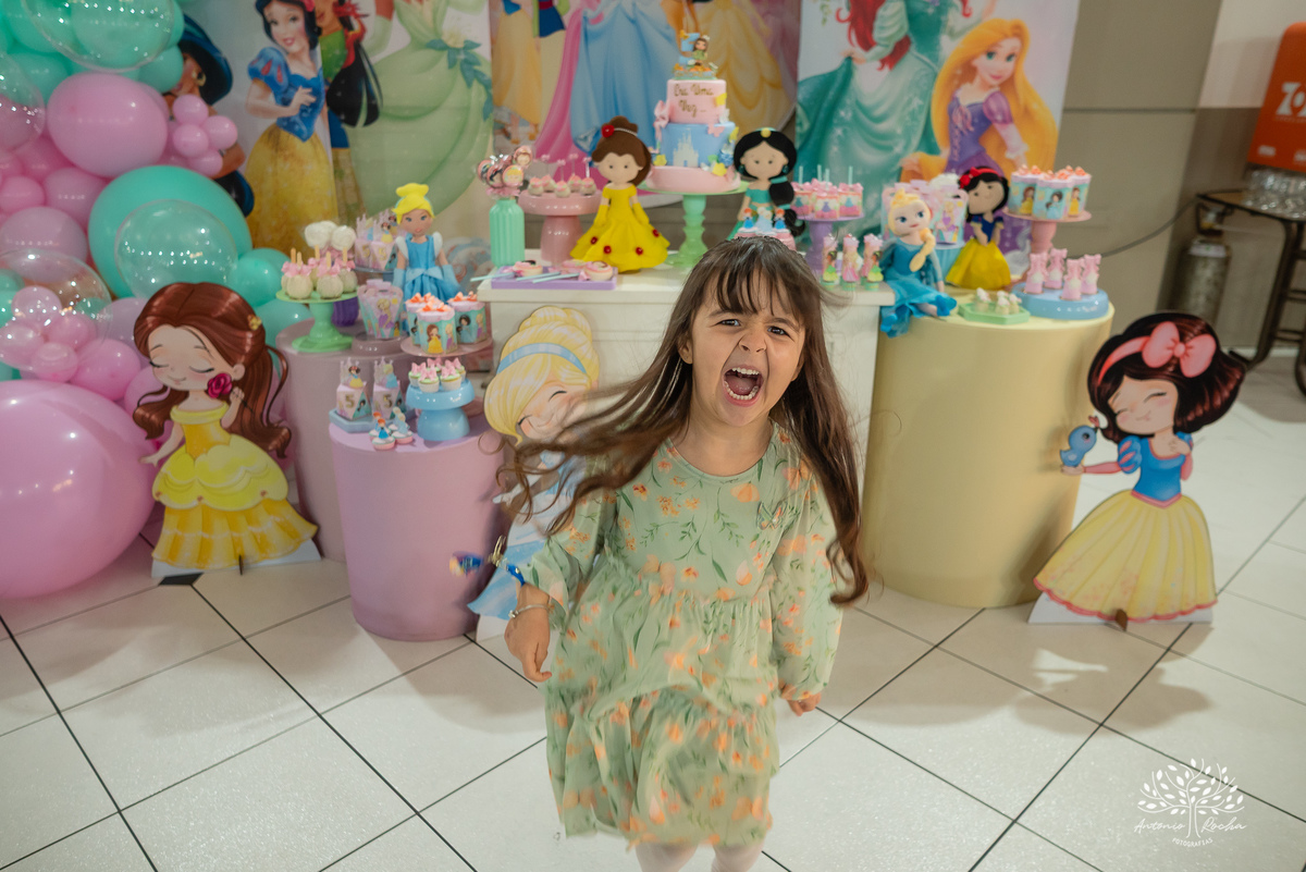 aniversário infantil - 5 anos - fotografia infantil - tema princesas - fotógrafo de crianças - fotógrafo de aniversários - Antonio Rocha Fotografias - festa encantada - fotografia profissional - fotografia criativa – tio Guigui – Pelotas - Renata