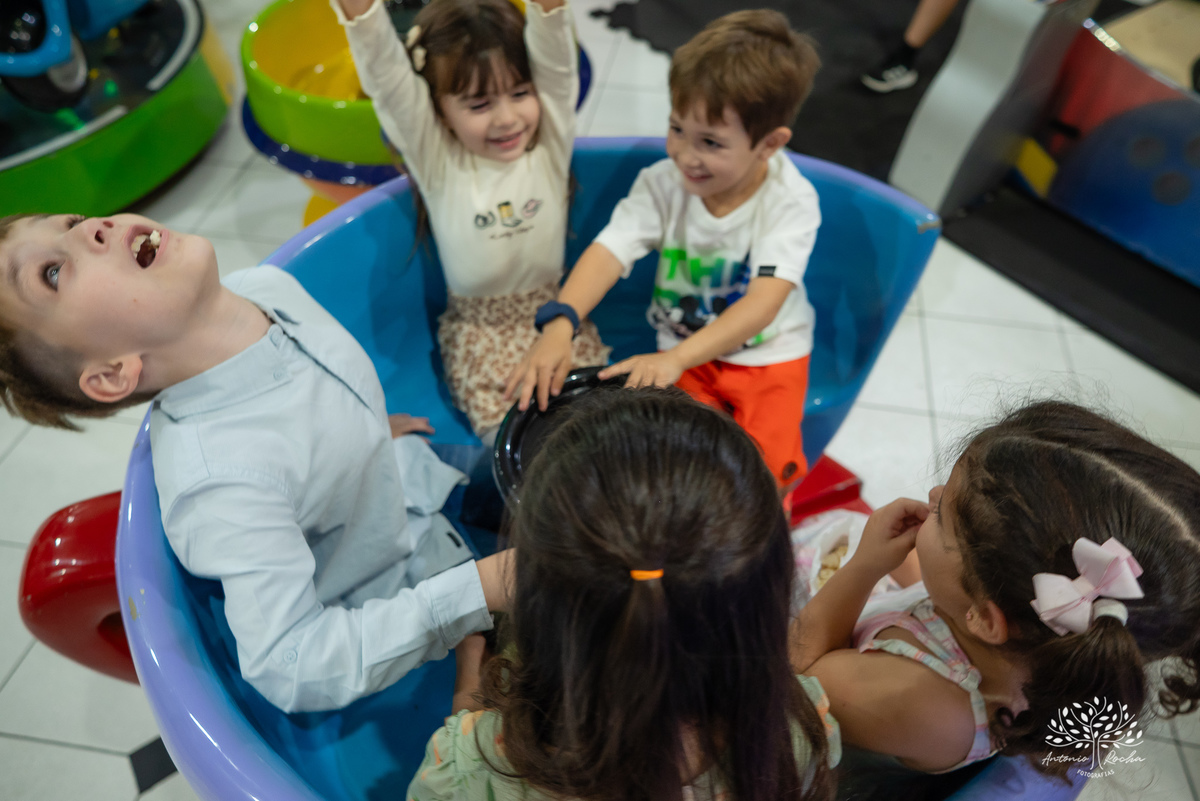 aniversário infantil - 5 anos - fotografia infantil - tema princesas - fotógrafo de crianças - fotógrafo de aniversários - Antonio Rocha Fotografias - festa encantada - fotografia profissional - fotografia criativa – tio Guigui – Pelotas - Renata