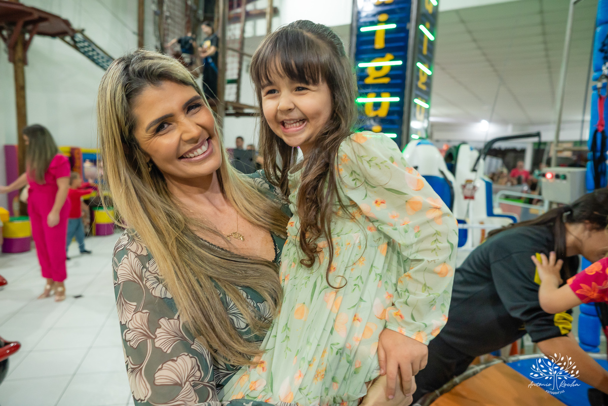 aniversário infantil - 5 anos - fotografia infantil - tema princesas - fotógrafo de crianças - fotógrafo de aniversários - Antonio Rocha Fotografias - festa encantada - fotografia profissional - fotografia criativa – tio Guigui – Pelotas - Renata