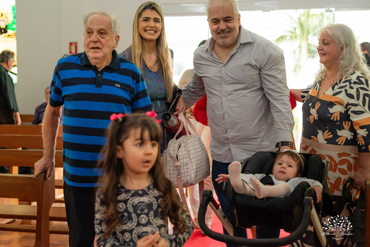 batizado infantil - cerimônia religiosa - celebração de batismo - fotógrafo de batizado - fotografia infantil - fotografia de batismo - Galeto Justini - igreja católica - batizado em família - Antonio Rocha Fotografias - Pelotas - batismo com recepção