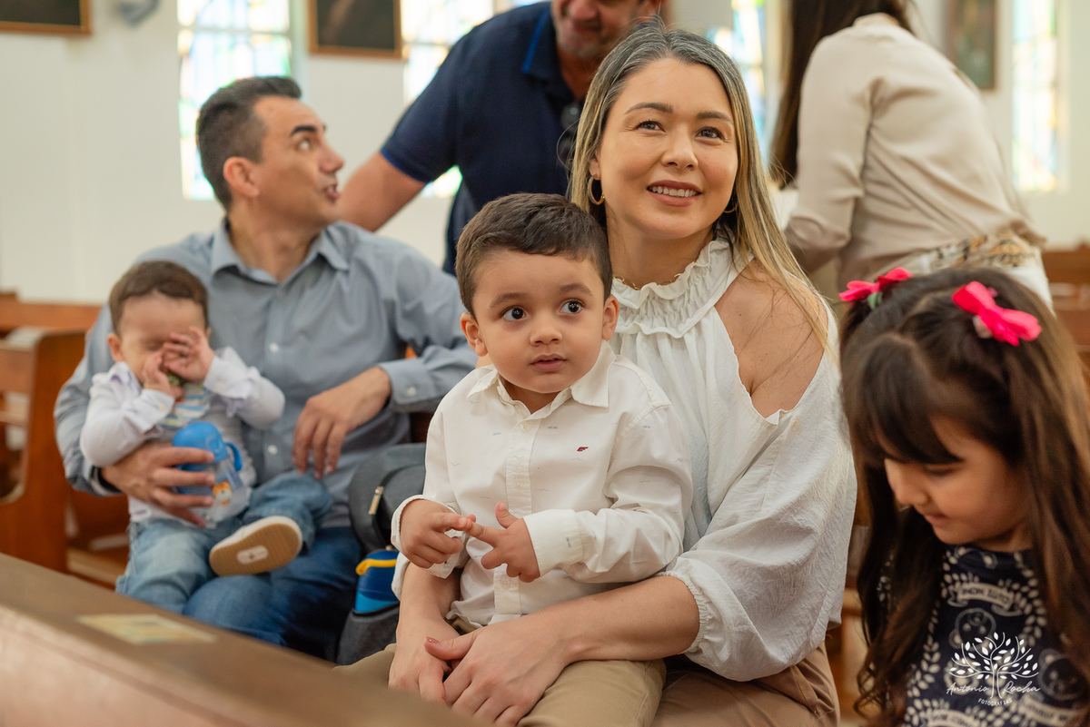 batizado infantil - cerimônia religiosa - celebração de batismo - fotógrafo de batizado - fotografia infantil - fotografia de batismo - Galeto Justini - igreja católica - batizado em família - Antonio Rocha Fotografias - Pelotas - batismo com recepção