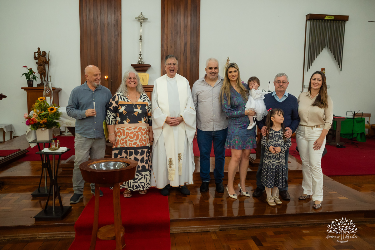 batizado infantil - cerimônia religiosa - celebração de batismo - fotógrafo de batizado - fotografia infantil - fotografia de batismo - Galeto Justini - igreja católica - batizado em família - Antonio Rocha Fotografias - Pelotas - batismo com recepção