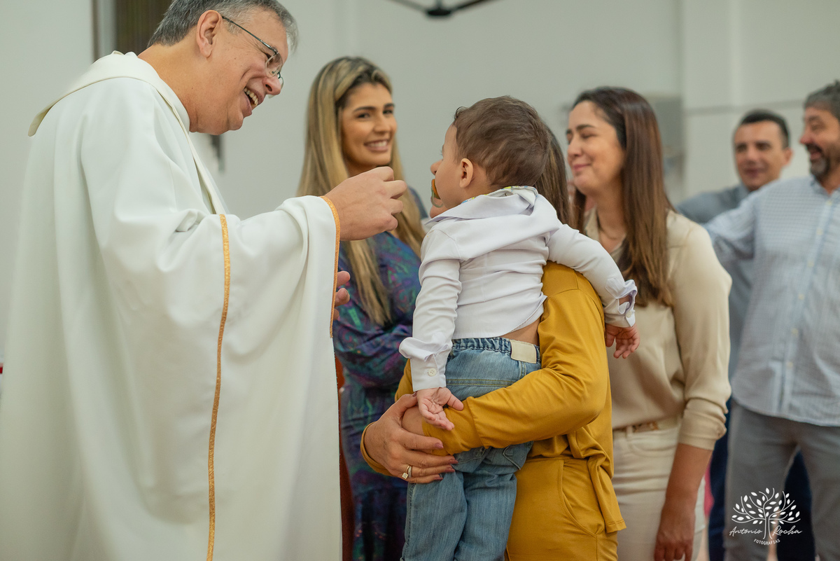 batizado infantil - cerimônia religiosa - celebração de batismo - fotógrafo de batizado - fotografia infantil - fotografia de batismo - Galeto Justini - igreja católica - batizado em família - Antonio Rocha Fotografias - Pelotas - batismo com recepção