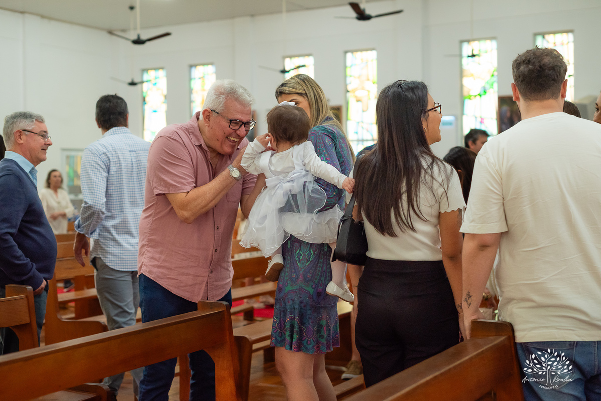 batizado infantil - cerimônia religiosa - celebração de batismo - fotógrafo de batizado - fotografia infantil - fotografia de batismo - Galeto Justini - igreja católica - batizado em família - Antonio Rocha Fotografias - Pelotas - batismo com recepção