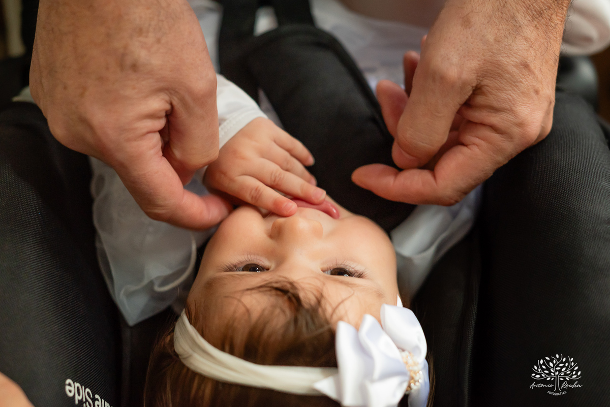 batizado infantil - cerimônia religiosa - celebração de batismo - fotógrafo de batizado - fotografia infantil - fotografia de batismo - Galeto Justini - igreja católica - batizado em família - Antonio Rocha Fotografias - Pelotas - batismo com recepção