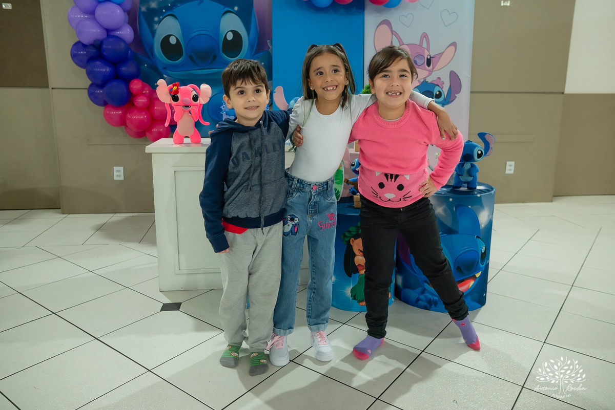 fotografia infantil - aniversário infantil - festa temática Stitch - lembranças de infância - fotógrafo de festas - Antonio Rocha Fotografias - ensaio infantil - alegria das crianças – Pelotas - ensaio com família - Tio Guigui – Festa de Criança