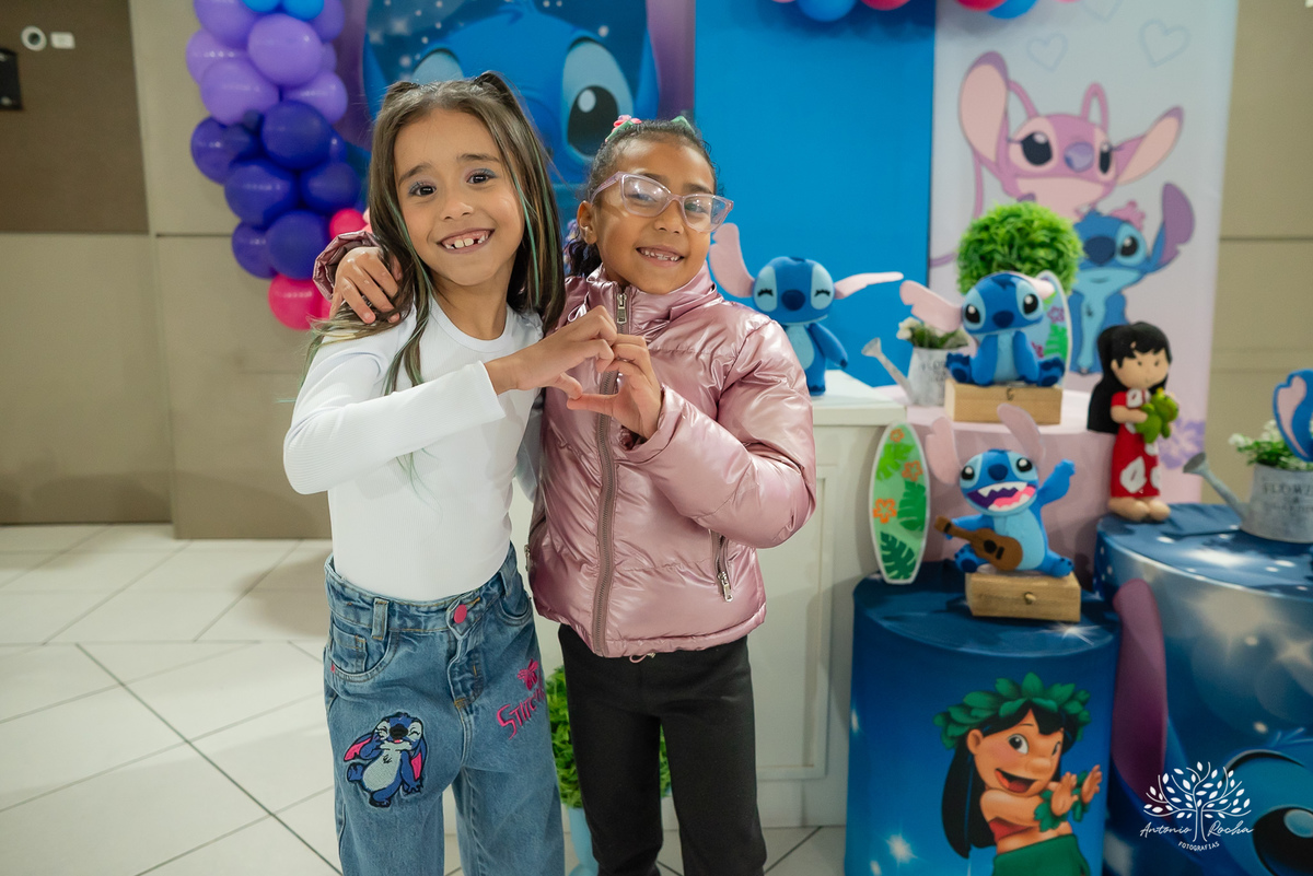 fotografia infantil - aniversário infantil - festa temática Stitch - lembranças de infância - fotógrafo de festas - Antonio Rocha Fotografias - ensaio infantil - alegria das crianças – Pelotas - ensaio com família - Tio Guigui – Festa de Criança