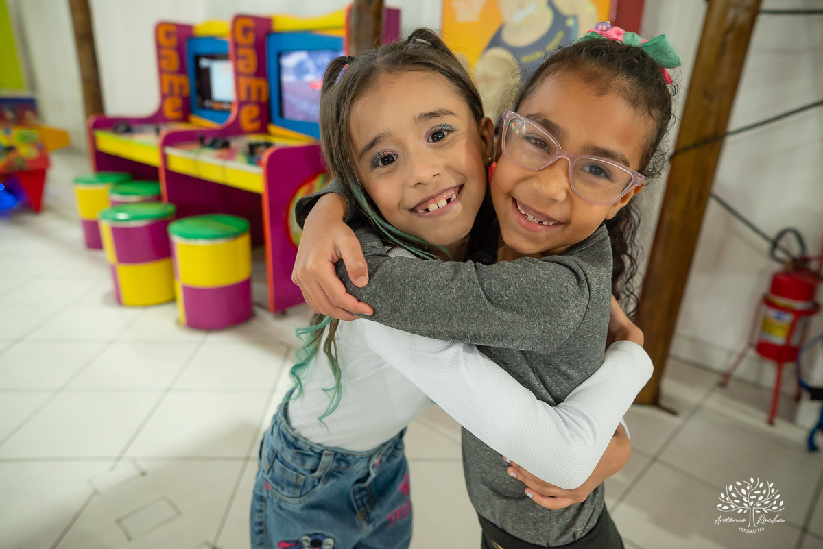 fotografia infantil - aniversário infantil - festa temática Stitch - lembranças de infância - fotógrafo de festas - Antonio Rocha Fotografias - ensaio infantil - alegria das crianças – Pelotas - ensaio com família - Tio Guigui – Festa de Criança