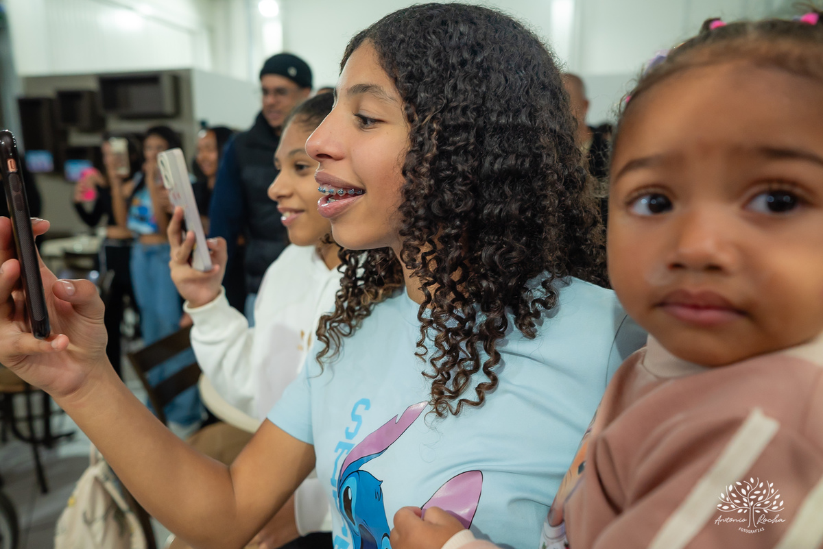 fotografia infantil - aniversário infantil - festa temática Stitch - lembranças de infância - fotógrafo de festas - Antonio Rocha Fotografias - ensaio infantil - alegria das crianças – Pelotas - ensaio com família - Tio Guigui – Festa de Criança