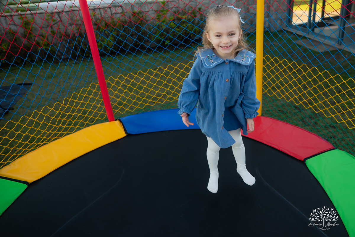 festa infantil - Masha e o Urso - cama elástica - tobogã - maquiagem artística - festa no condomínio - com crianças - brincadeiras infantis - festa temática - registro fotográfico - fotografia de festa infantil – Pelotas - Antonio Rocha Fotografias
