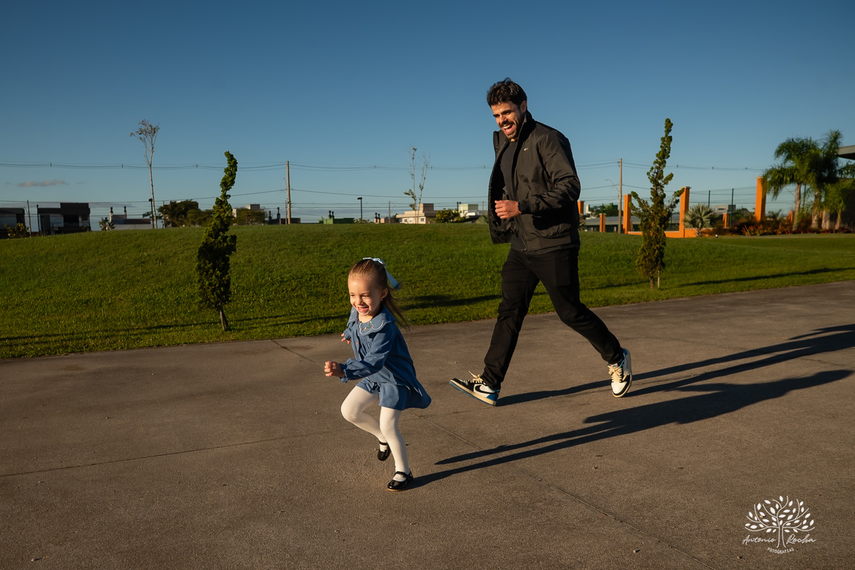 festa infantil - Masha e o Urso - cama elástica - tobogã - maquiagem artística - festa no condomínio - com crianças - brincadeiras infantis - festa temática - registro fotográfico - fotografia de festa infantil – Pelotas - Antonio Rocha Fotografias