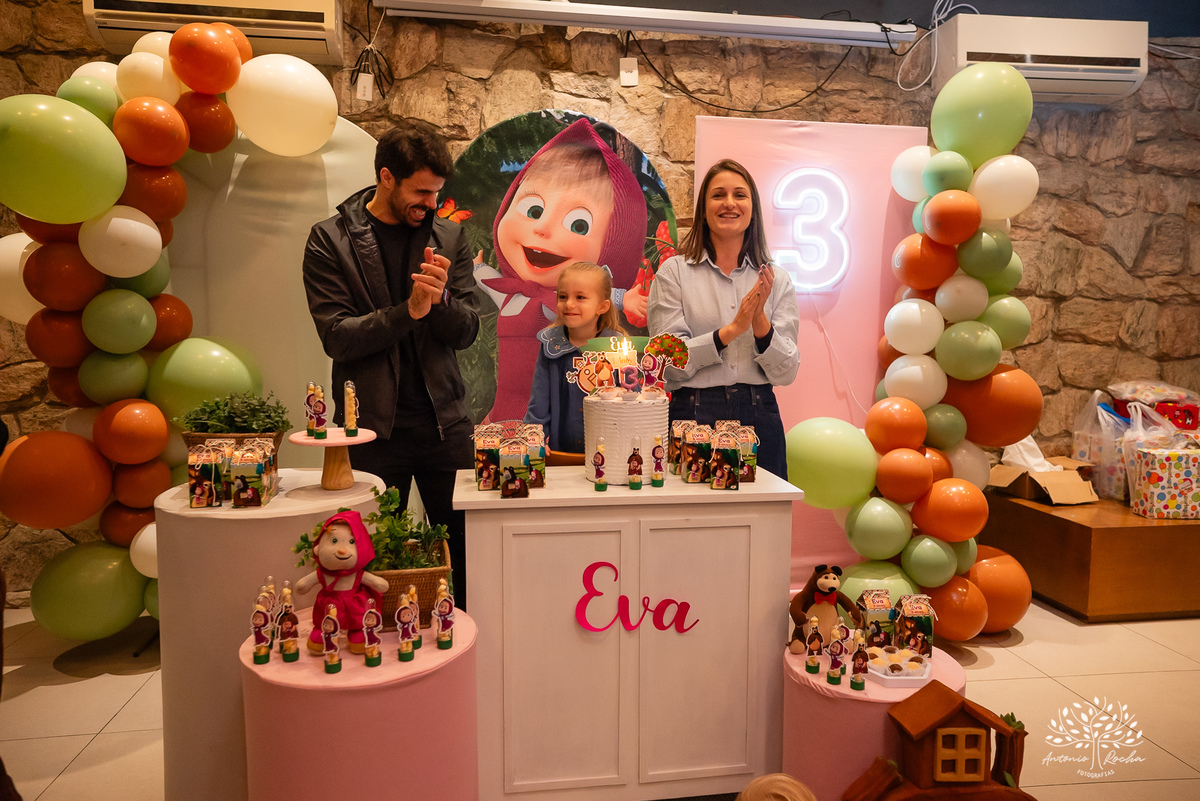 festa infantil - Masha e o Urso - cama elástica - tobogã - maquiagem artística - festa no condomínio - com crianças - brincadeiras infantis - festa temática - registro fotográfico - fotografia de festa infantil – Pelotas - Antonio Rocha Fotografias