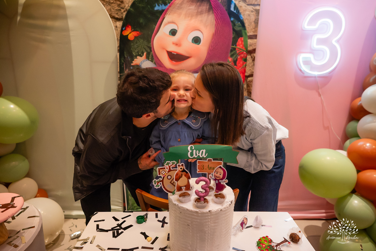 festa infantil - Masha e o Urso - cama elástica - tobogã - maquiagem artística - festa no condomínio - com crianças - brincadeiras infantis - festa temática - registro fotográfico - fotografia de festa infantil – Pelotas - Antonio Rocha Fotografias