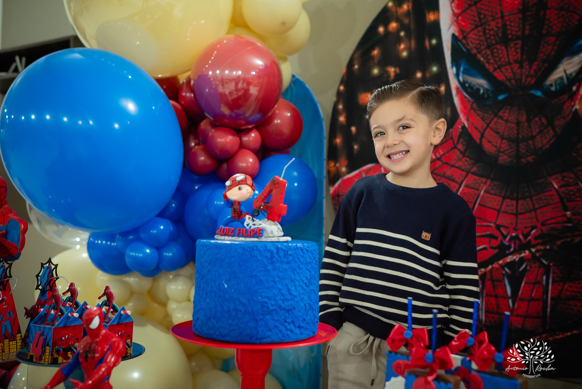 Luíz Filipe - 4 anos - aniversário infantil - festa infantil - Homem-Aranha - fantasia infantil - show do parabéns - fotografia de aniversário - fotógrafo de crianças - Tio Guigui – Pelotas – Super heróis – teia do homem aranha - Antonio Rocha Fotografias