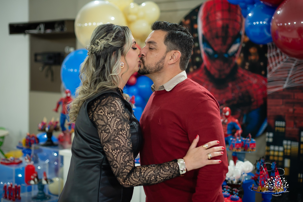 Luíz Filipe - 4 anos - aniversário infantil - festa infantil - Homem-Aranha - fantasia infantil - show do parabéns - fotografia de aniversário - fotógrafo de crianças - Tio Guigui – Pelotas – Super heróis – teia do homem aranha - Antonio Rocha Fotografias