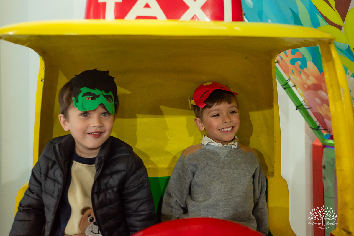 Luíz Filipe - 4 anos - aniversário infantil - festa infantil - Homem-Aranha - fantasia infantil - show do parabéns - fotografia de aniversário - fotógrafo de crianças - Tio Guigui – Pelotas – Super heróis – teia do homem aranha - Antonio Rocha Fotografias