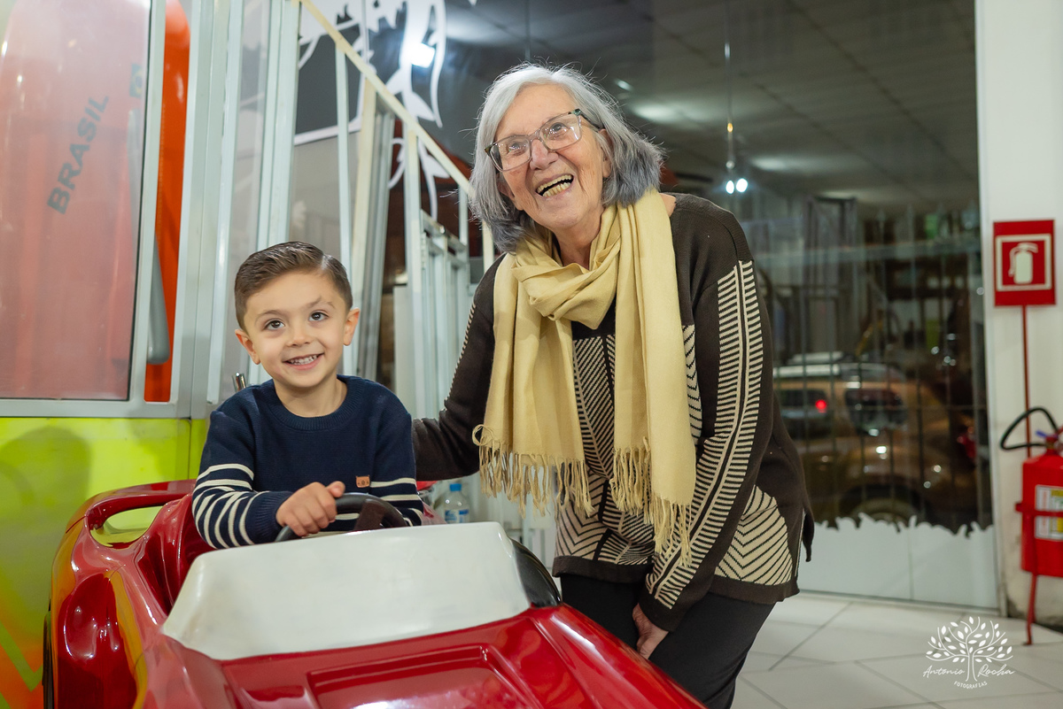 Luíz Filipe - 4 anos - aniversário infantil - festa infantil - Homem-Aranha - fantasia infantil - show do parabéns - fotografia de aniversário - fotógrafo de crianças - Tio Guigui – Pelotas – Super heróis – teia do homem aranha - Antonio Rocha Fotografias