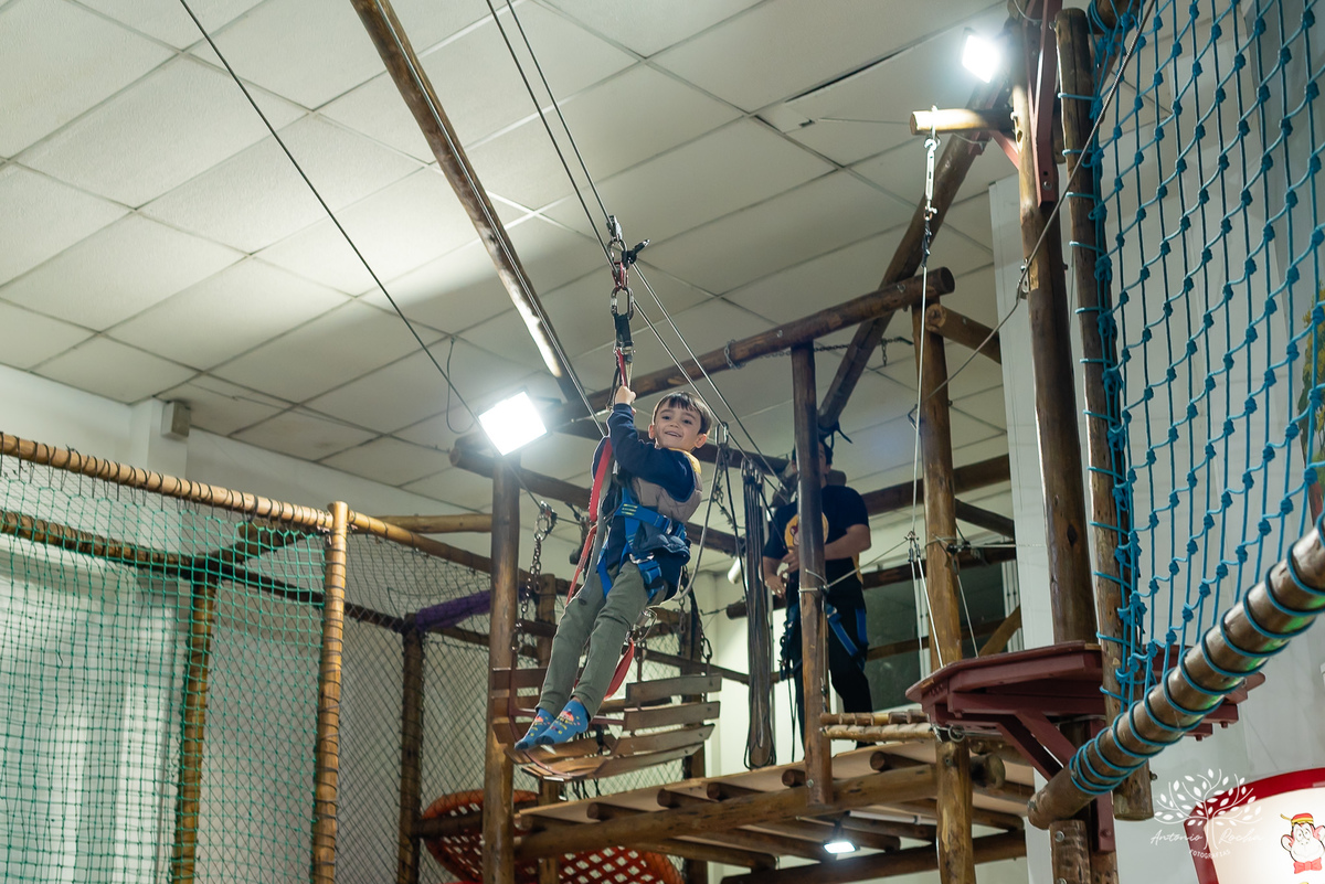 Luíz Filipe - 4 anos - aniversário infantil - festa infantil - Homem-Aranha - fantasia infantil - show do parabéns - fotografia de aniversário - fotógrafo de crianças - Tio Guigui – Pelotas – Super heróis – teia do homem aranha - Antonio Rocha Fotografias