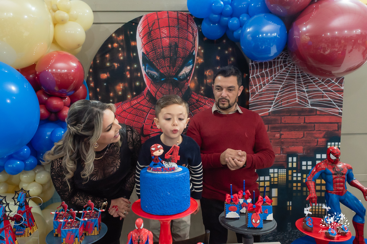 Luíz Filipe - 4 anos - aniversário infantil - festa infantil - Homem-Aranha - fantasia infantil - show do parabéns - fotografia de aniversário - fotógrafo de crianças - Tio Guigui – Pelotas – Super heróis – teia do homem aranha - Antonio Rocha Fotografias
