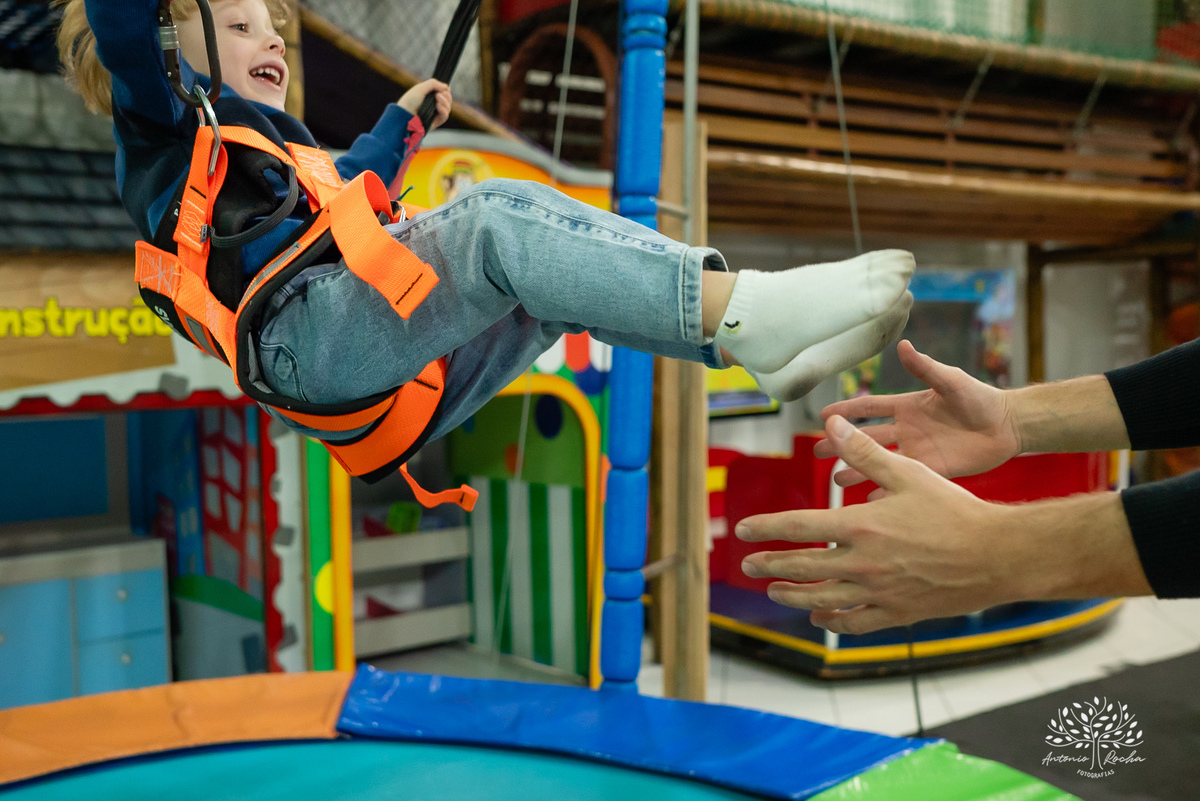 Luíz Filipe - 4 anos - aniversário infantil - festa infantil - Homem-Aranha - fantasia infantil - show do parabéns - fotografia de aniversário - fotógrafo de crianças - Tio Guigui – Pelotas – Super heróis – teia do homem aranha - Antonio Rocha Fotografias