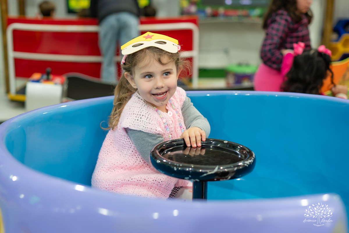 Luíz Filipe - 4 anos - aniversário infantil - festa infantil - Homem-Aranha - fantasia infantil - show do parabéns - fotografia de aniversário - fotógrafo de crianças - Tio Guigui – Pelotas – Super heróis – teia do homem aranha - Antonio Rocha Fotografias