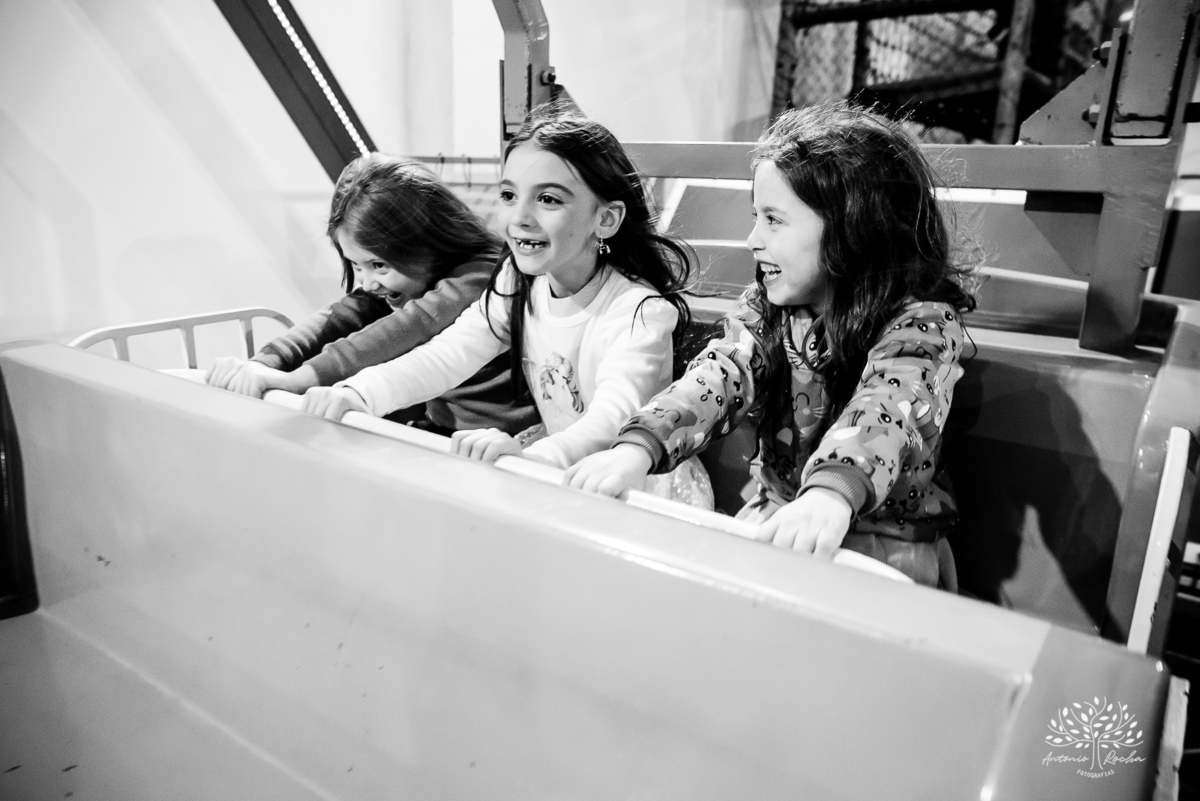 aniversário infantil - fotografia de aniversário - fotógrafa de crianças - fotos espontâneas - fotógrafo profissional - Antonio Rocha Fotografias - festa infantil alegre - aniversário com amigos - fotografia documental – tio Guigui - Pelotas - borboletas