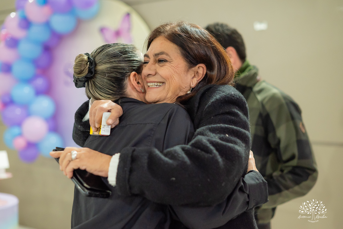 aniversário infantil - fotografia de aniversário - fotógrafa de crianças - fotos espontâneas - fotógrafo profissional - Antonio Rocha Fotografias - festa infantil alegre - aniversário com amigos - fotografia documental – tio Guigui - Pelotas - borboletas