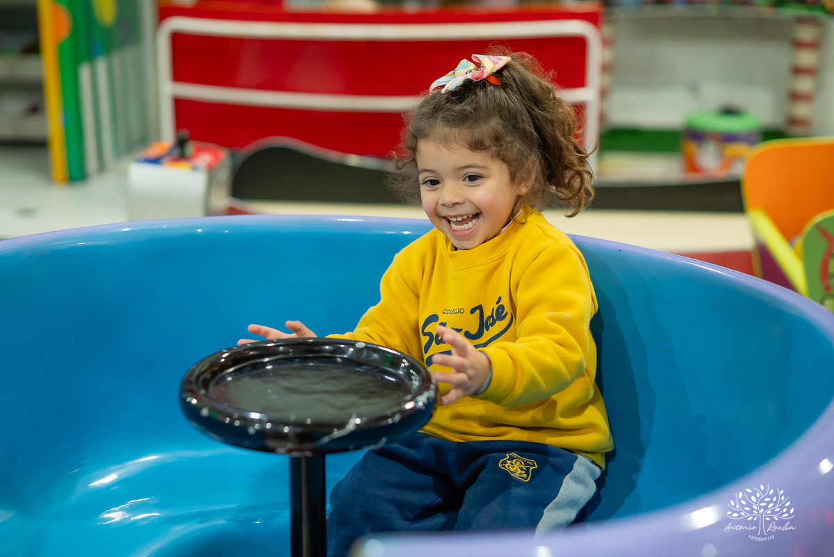 aniversário infantil - fotografia de aniversário - fotógrafa de crianças - fotos espontâneas - fotógrafo profissional - Antonio Rocha Fotografias - festa infantil alegre - aniversário com amigos - fotografia documental – tio Guigui - Pelotas - borboletas