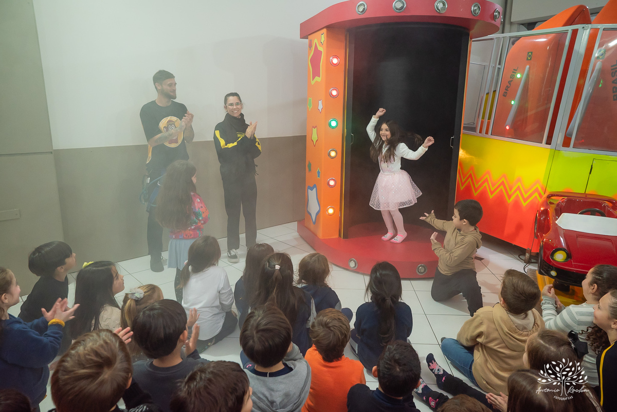 aniversário infantil - fotografia de aniversário - fotógrafa de crianças - fotos espontâneas - fotógrafo profissional - Antonio Rocha Fotografias - festa infantil alegre - aniversário com amigos - fotografia documental – tio Guigui - Pelotas - borboletas