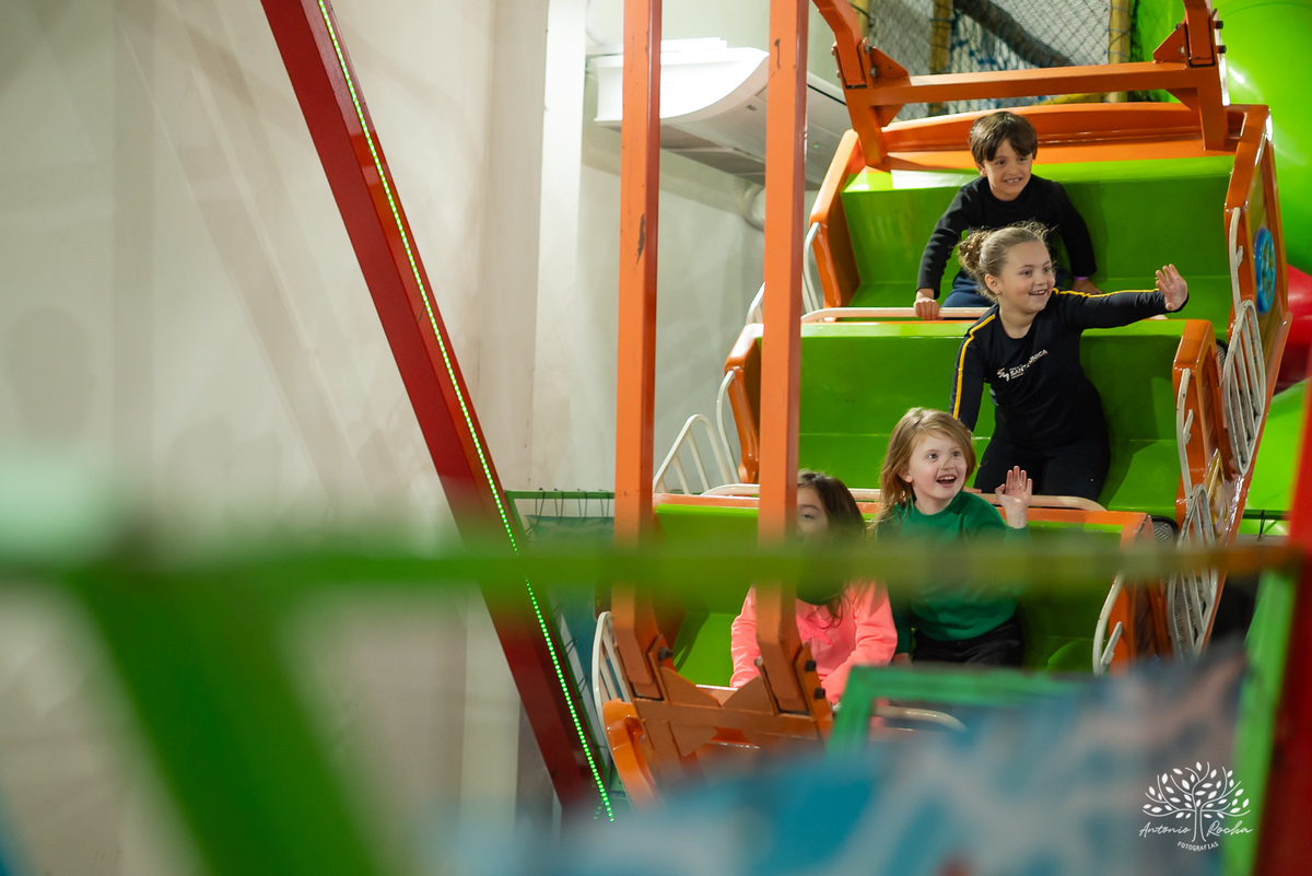 aniversário infantil - fotografia de aniversário - fotógrafa de crianças - fotos espontâneas - fotógrafo profissional - Antonio Rocha Fotografias - festa infantil alegre - aniversário com amigos - fotografia documental – tio Guigui - Pelotas - borboletas