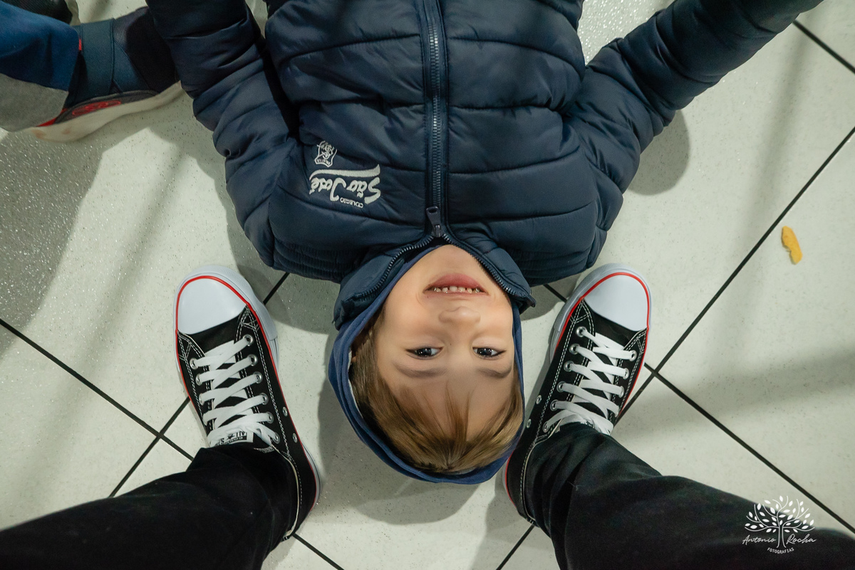 aniversário infantil - fotografia de aniversário - fotógrafa de crianças - fotos espontâneas - fotógrafo profissional - Antonio Rocha Fotografias - festa infantil alegre - aniversário com amigos - fotografia documental – tio Guigui - Pelotas - borboletas