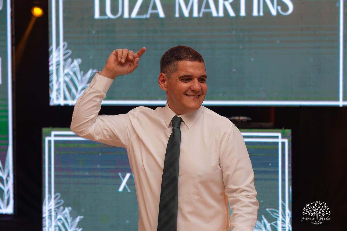 festa-15-anos - debutante - chácara-do-amanhecer - making-of - homenagem - pista-de-dança - fotografia-de-festa - antonio-rocha-fotografias – lavie eventos – storymaker Luan – Pelotas – Antonio Rocha Fotografias – grupo malv – personalizados de 15 anos