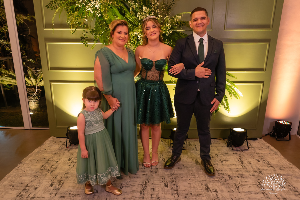 festa-15-anos - debutante - chácara-do-amanhecer - making-of - homenagem - pista-de-dança - fotografia-de-festa - antonio-rocha-fotografias – lavie eventos – storymaker Luan – Pelotas – Antonio Rocha Fotografias – grupo malv – personalizados de 15 anos