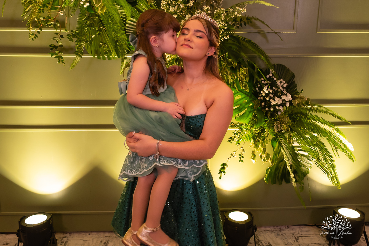 festa-15-anos - debutante - chácara-do-amanhecer - making-of - homenagem - pista-de-dança - fotografia-de-festa - antonio-rocha-fotografias – lavie eventos – storymaker Luan – Pelotas – Antonio Rocha Fotografias – grupo malv – personalizados de 15 anos