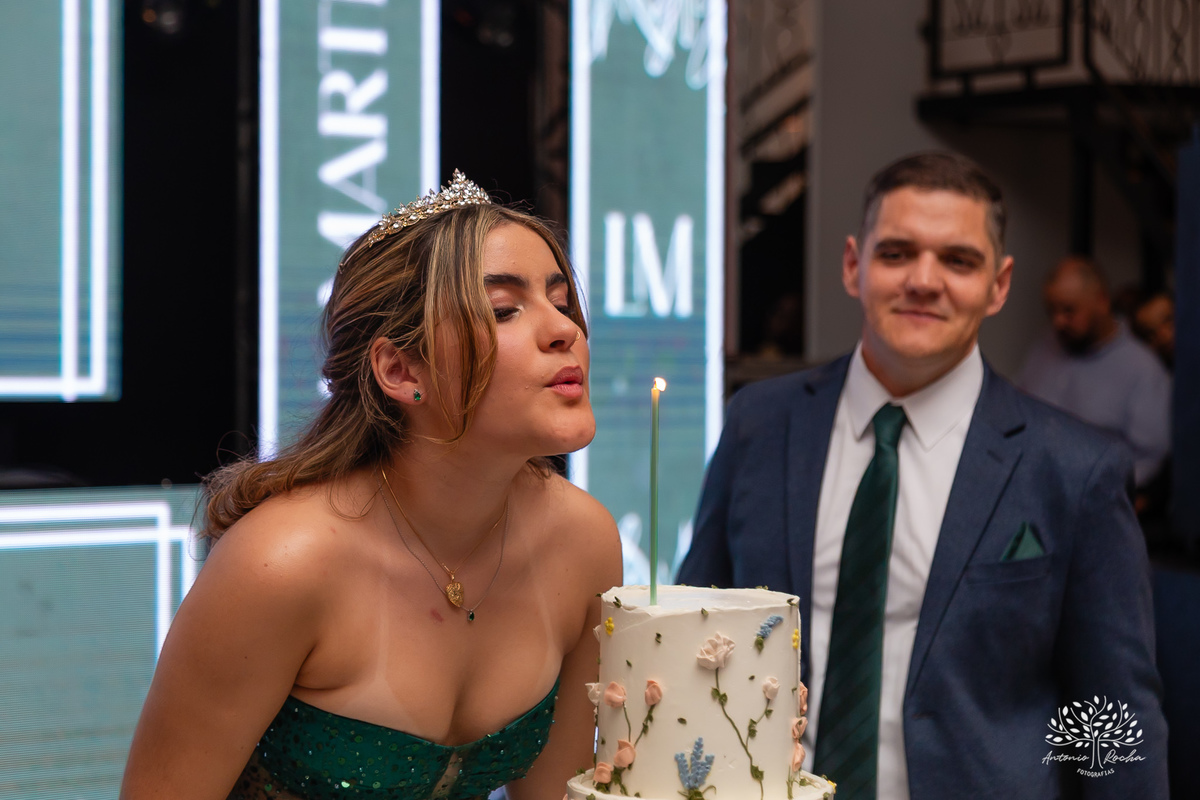 festa-15-anos - debutante - chácara-do-amanhecer - making-of - homenagem - pista-de-dança - fotografia-de-festa - antonio-rocha-fotografias – lavie eventos – storymaker Luan – Pelotas – Antonio Rocha Fotografias – grupo malv – personalizados de 15 anos
