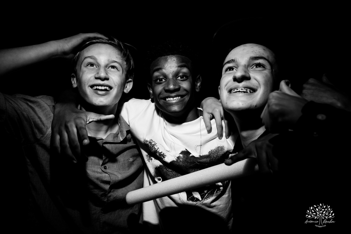 festa-15-anos - debutante - chácara-do-amanhecer - making-of - homenagem - pista-de-dança - fotografia-de-festa - antonio-rocha-fotografias – lavie eventos – storymaker Luan – Pelotas – Antonio Rocha Fotografias – grupo malv – personalizados de 15 anos