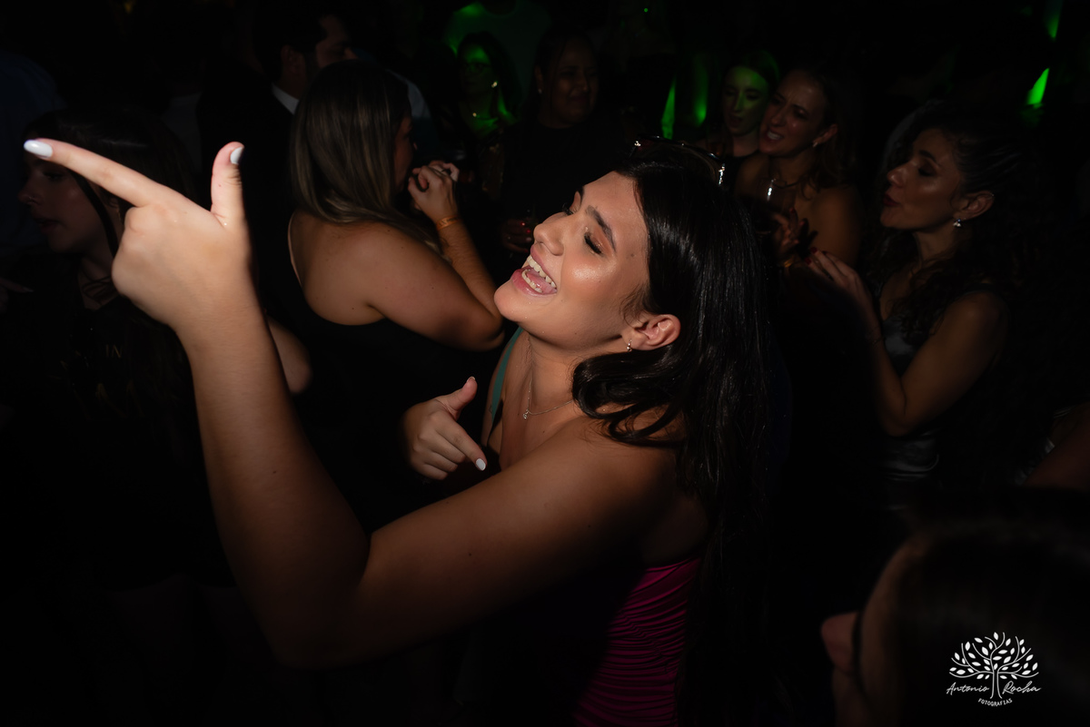 festa-15-anos - debutante - chácara-do-amanhecer - making-of - homenagem - pista-de-dança - fotografia-de-festa - antonio-rocha-fotografias – lavie eventos – storymaker Luan – Pelotas – Antonio Rocha Fotografias – grupo malv – personalizados de 15 anos