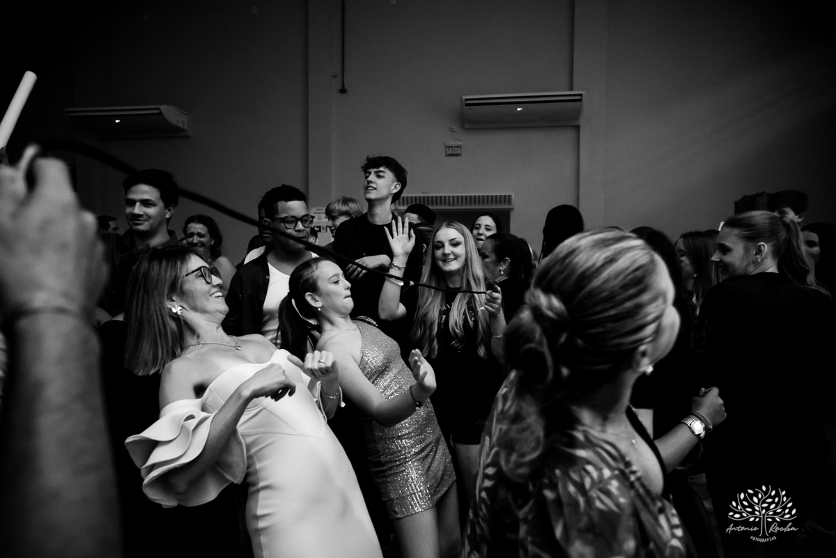 festa-15-anos - debutante - chácara-do-amanhecer - making-of - homenagem - pista-de-dança - fotografia-de-festa - antonio-rocha-fotografias – lavie eventos – storymaker Luan – Pelotas – Antonio Rocha Fotografias – grupo malv – personalizados de 15 anos