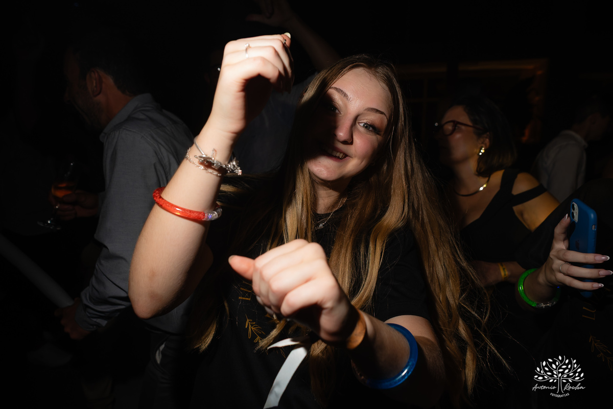 festa-15-anos - debutante - chácara-do-amanhecer - making-of - homenagem - pista-de-dança - fotografia-de-festa - antonio-rocha-fotografias – lavie eventos – storymaker Luan – Pelotas – Antonio Rocha Fotografias – grupo malv – personalizados de 15 anos