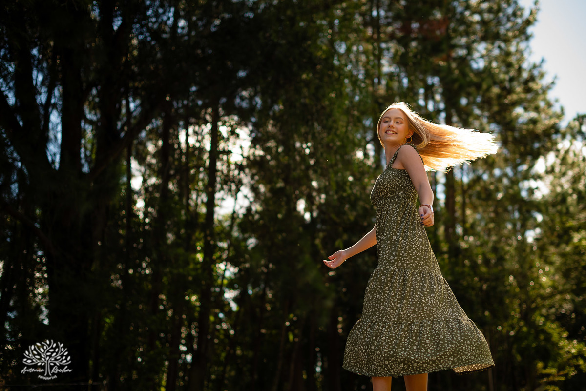 Maria Eduarda - luz - alegria - intensidade - ensaio - família - Chácara da Família Fiss - JUCRE - dança - sorriso - autenticidade - leveza - debutante – 15 anos - fotos - registros - Antonio Rocha Fotografias - Pelotas - Fotógrafo de 15 anos - Ensaio