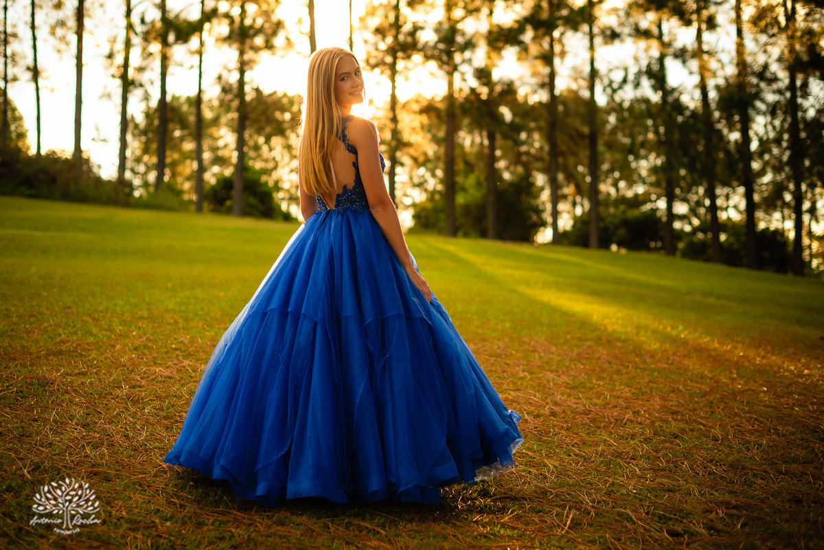 Maria Eduarda - luz - alegria - intensidade - ensaio - família - Chácara da Família Fiss - JUCRE - dança - sorriso - autenticidade - leveza - debutante – 15 anos - fotos - registros - Antonio Rocha Fotografias - Pelotas - Fotógrafo de 15 anos - Ensaio