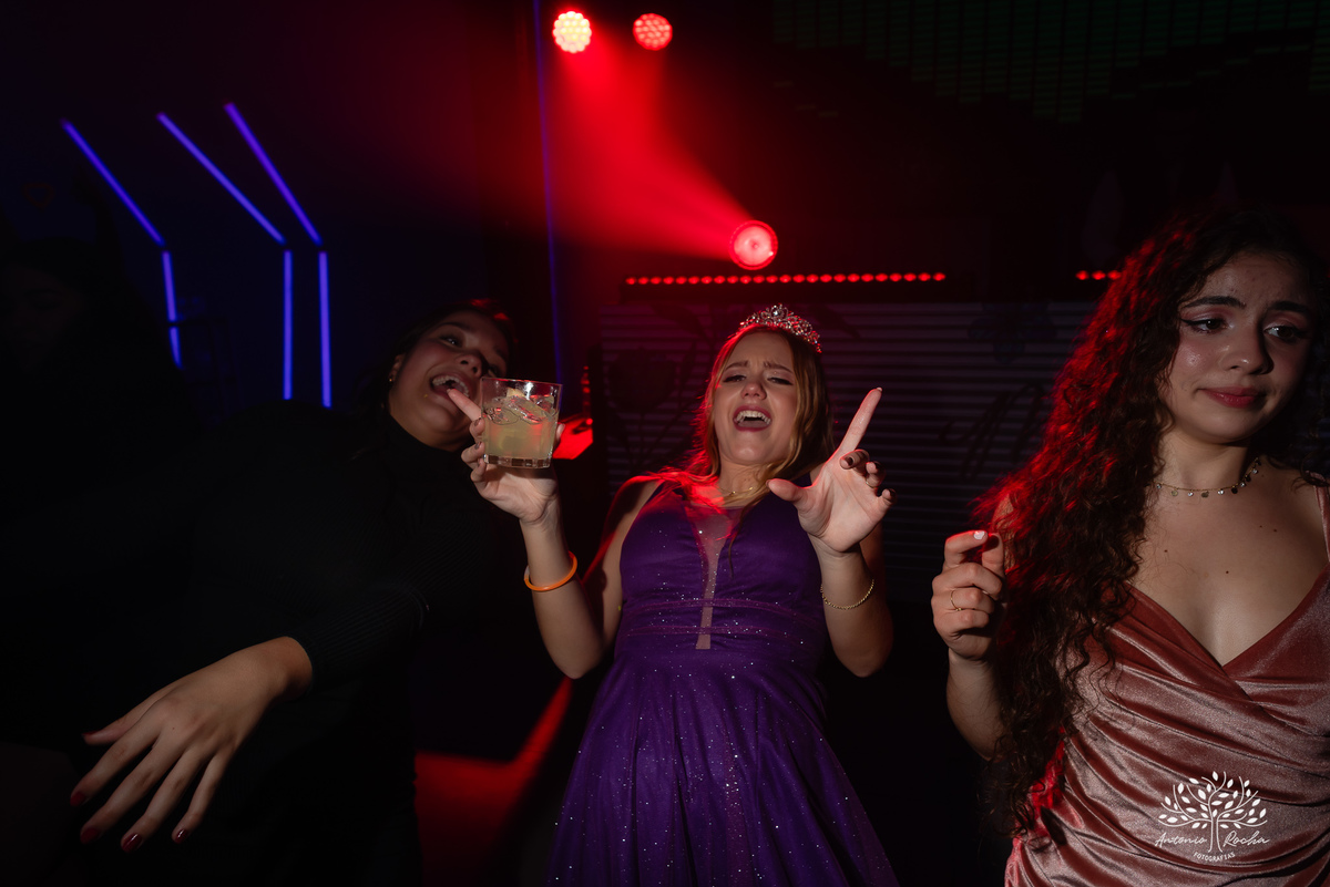 festa de 15 anos - debutante - ensaio fotográfico 15 anos - fotografia de debutante - fotógrafo de festas - fotógrafo de 15 anos - Chácara Fiss - abertura da pista de dança - fotógrafo em Pelotas - Antonio Rocha Fotografias - fotos de aniversário 15 anos