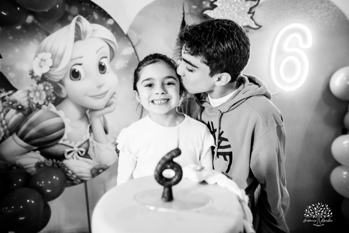 aniversário infantil - 6 anos - festa da Manu - decoração Enrolados - Rapunzel - fotografia infantil - fotografia de aniversário - Antonio Rocha Fotografias – Cliff Kids  - festa temática - ensaio infantil - fotografia profissional - Pelotas