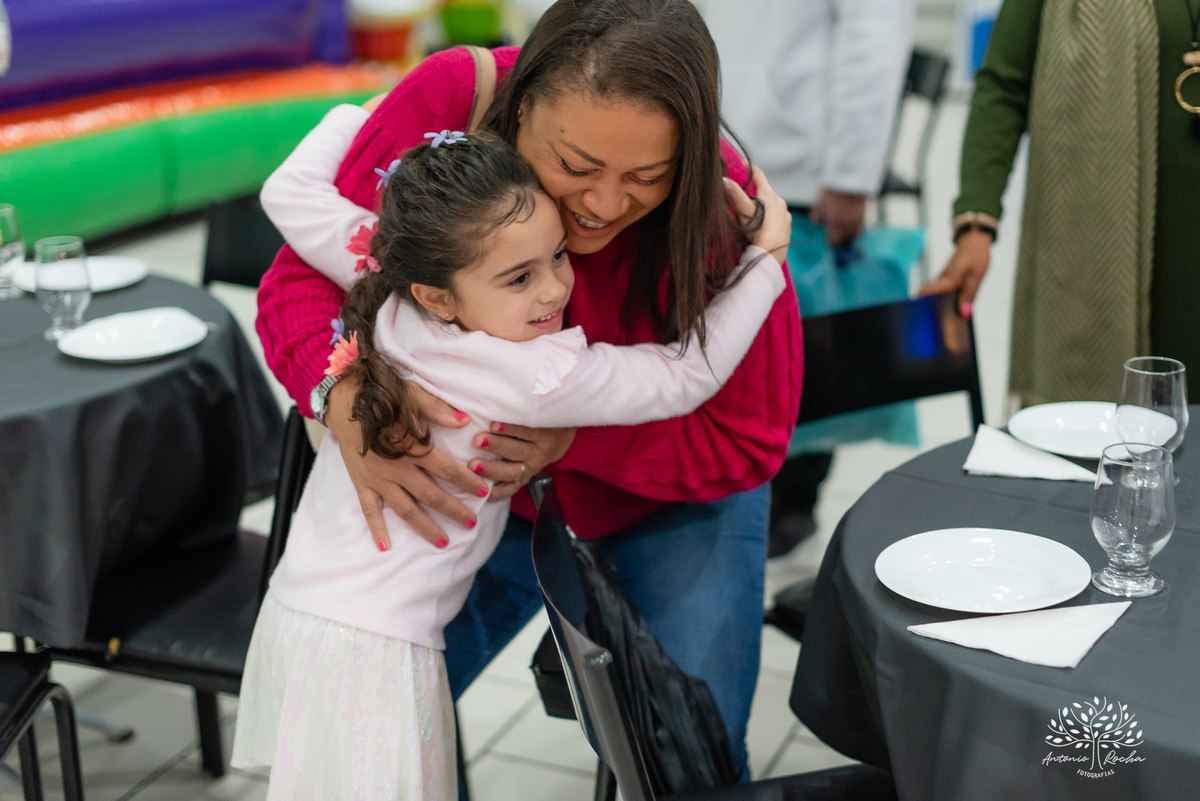 aniversário infantil - 6 anos - festa da Manu - decoração Enrolados - Rapunzel - fotografia infantil - fotografia de aniversário - Antonio Rocha Fotografias – Cliff Kids  - festa temática - ensaio infantil - fotografia profissional - Pelotas